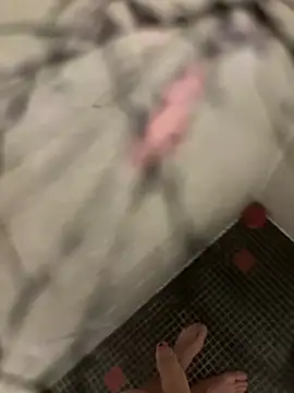 lescro95  online show from October 27, 7:53 am