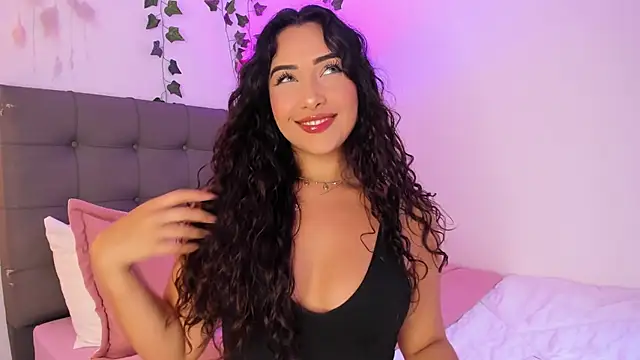 Snapshot of charlotte_james0 chatting on February 23, 10:31 pm charlotte james0 online show from February 23, 10:31 pm