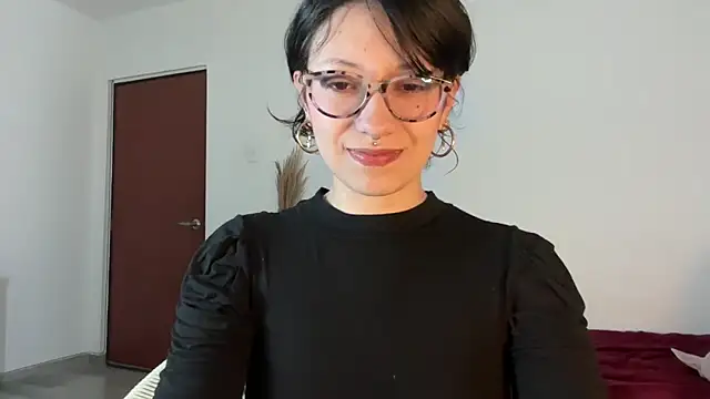 Snapshot of cataline_de_aragaon chatting on September 15, 8:09 pm cataline de aragaon online show from September 15, 8:09 pm