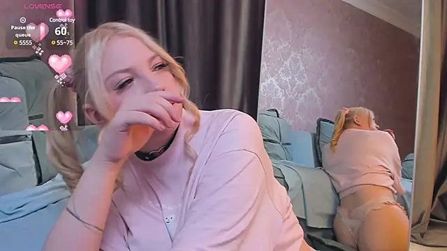 RubyMiaow online show from December 11, 8:07 pm