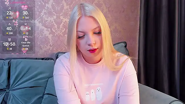 RubyMiaow online show from December 12, 7:59 pm