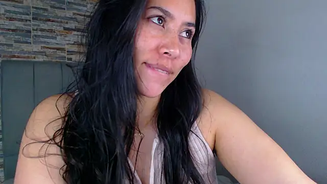 Snapshot of _joy_yva chatting on September 30, 4:24 pm joy yva online show from September 30, 4:24 pm