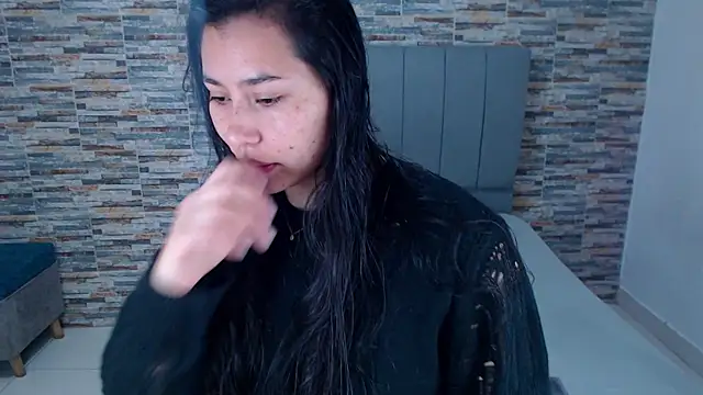 Snapshot of _joy_yva chatting on November 7, 5:06 pm joy yva online show from November 7, 5:06 pm