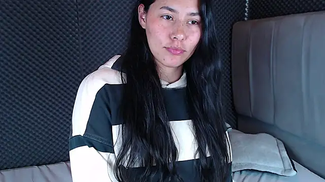 Snapshot of _joy_yva chatting on December 15, 11:10 pm joy yva online show from December 15, 11:10 pm