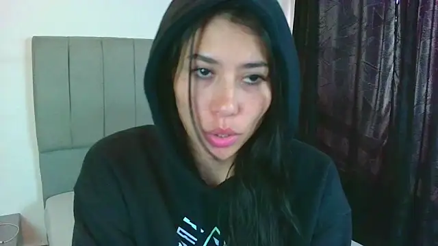Snapshot of _joy_yva chatting on December 1, 7:41 pm joy yva online show from December 1, 7:41 pm