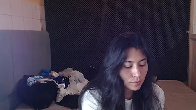 Snapshot of _joy_yva chatting on November 27, 12:00 am joy yva online show from November 27, 12:00 am