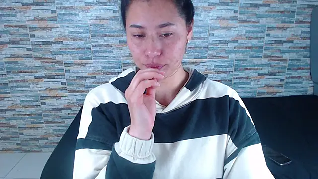 Snapshot of _joy_yva chatting on November 20, 4:07 pm joy yva online show from November 20, 4:07 pm