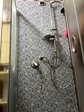 Dikkiduohottt online show from October 29, 4:17 pm