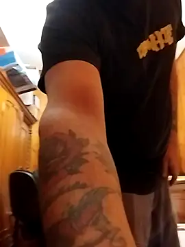 Dikkiduohottt online show from November 17, 9:30 pm