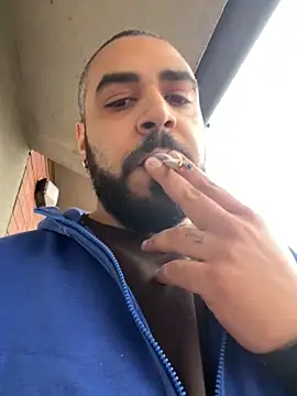 Dikkiduohottt online show from March 7, 3:39 pm