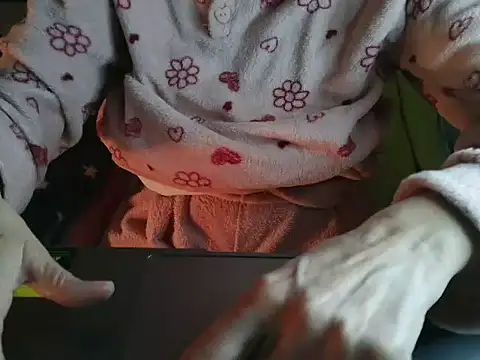 VeneRed online show from March 11, 8:58 pm