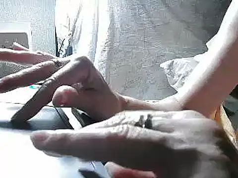 Snapshot of VeneRed chatting on July 6, 2:07 am VeneRed online show from July 6, 2:07 am