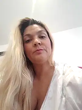 Snapshot of MalorySweet chatting on June 1, 1:55 pm MalorySweet online show from June 1, 1:55 pm