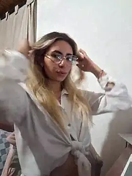 Snapshot of Scarlett_Khan chatting on February 3, 4:04 am Scarlett Khan online show from February 3, 4:04 am