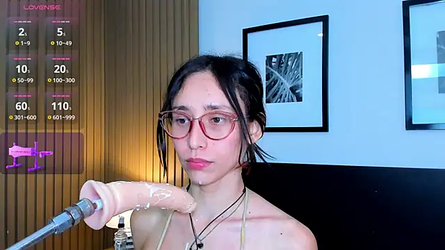 doll bella  online show from April 2, 1:46 am