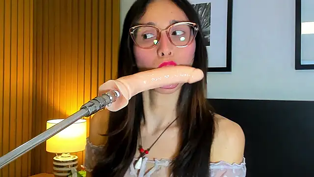 Snapshot of doll_bella_ chatting on July 5, 7:54 pm doll bella online show from July 5, 7:54 pm