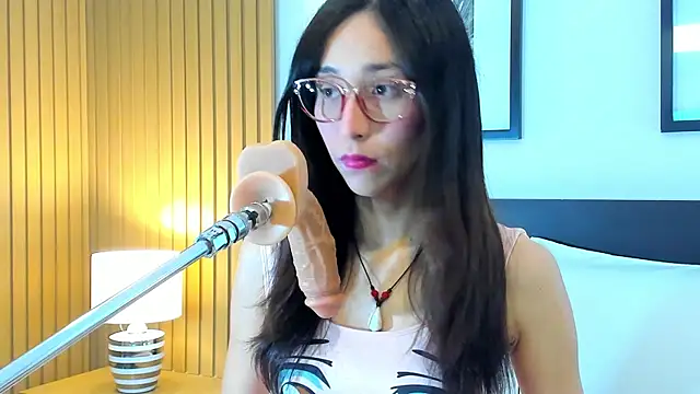 Snapshot of doll_bella_ chatting on July 7, 7:50 pm doll bella online show from July 7, 7:50 pm