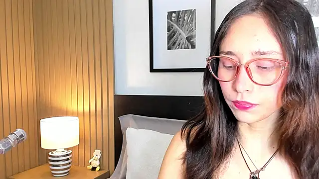 doll bella  online show from March 31, 7:38 pm