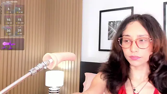 Snapshot of doll_bella_ chatting on November 6, 8:02 pm doll bella online show from November 6, 8:02 pm