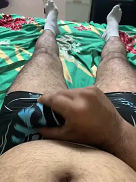 Snapshot of desiduzz21 chatting on November 24, 5:35 pm desiduzz21 online show from November 24, 5:35 pm