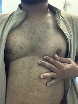 Snapshot of desiduzz21 chatting on January 15, 10:35 pm desiduzz21 online show from January 15, 10:35 pm