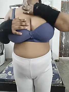 Cute payal0 online show from May 17, 9:09 am