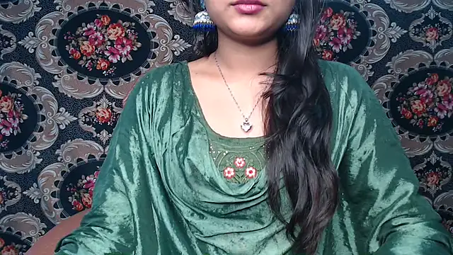 Wish Queen online show from February 28, 3:00 pm