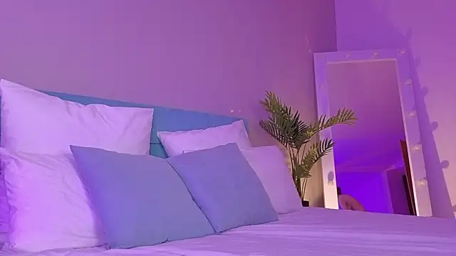 L1ittle kitty  online show from March 15, 6:53 am