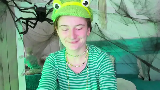 L1ittle kitty  online show from October 26, 6:25 am