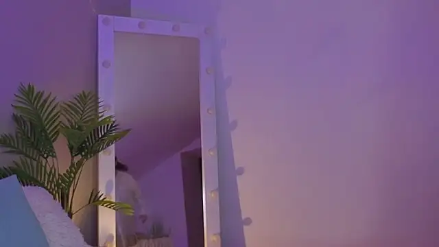 L1ittle kitty  online show from March 4, 6:32 am