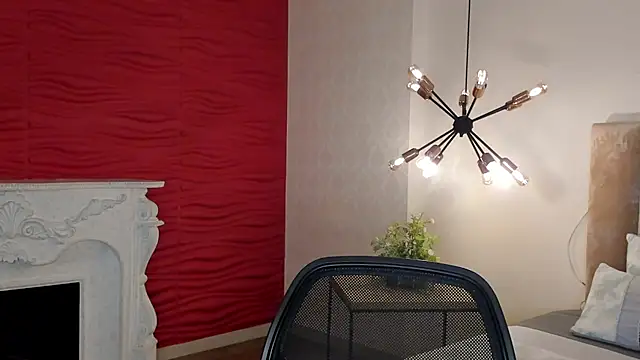 Snapshot of Alisha-Bond chatting on December 18, 7:07 pm Alisha-Bond online show from December 18, 7:07 pm