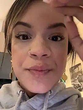 Alisha-Bond online show from February 7, 11:03 pm