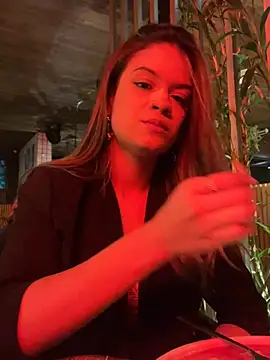 Alisha-Bond online show from March 1, 2:15 am