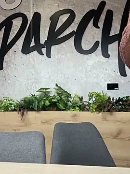 Alisha-Bond online show from December 5, 9:34 pm