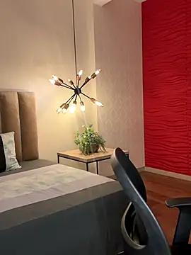 Alisha-Bond online show from November 4, 7:06 pm