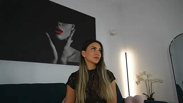 Snapshot of izzy_belle chatting on July 8, 5:24 pm izzy belle online show from July 8, 5:24 pm