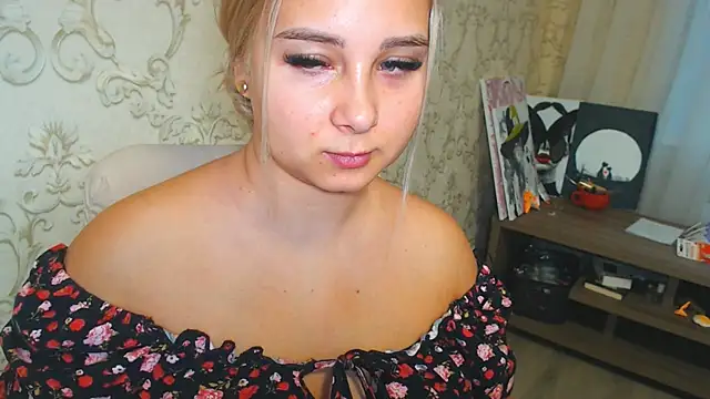 DolphinDreams online show from November 30, 10:49 am