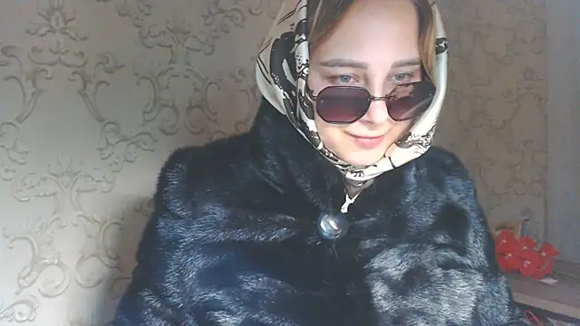 Snapshot of DolphinDreams chatting on July 15, 1:34 am DolphinDreams online show from July 15, 1:34 am