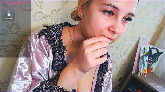 DolphinDreams online show from March 10, 10:07 am