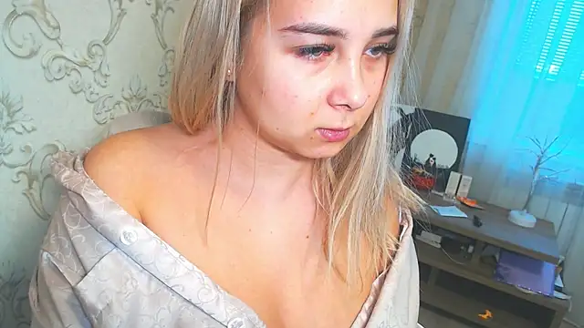 DolphinDreams online show from January 18, 10:51 am