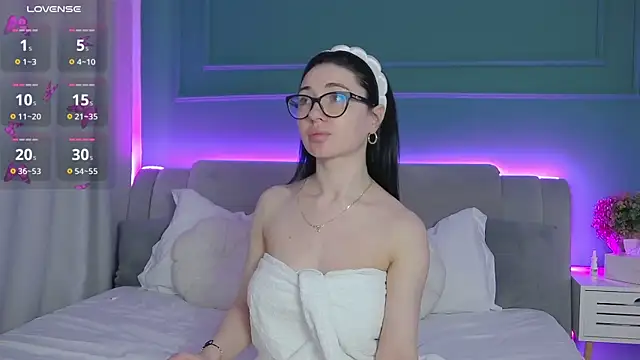 AllisonSky online show from March 30, 10:50 am