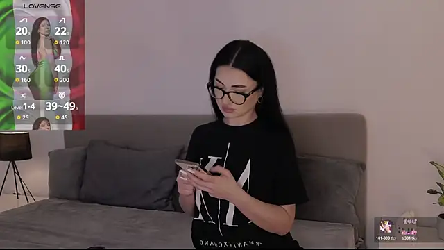 Snapshot of AllisonSky chatting on November 6, 12:20 pm AllisonSky online show from November 6, 12:20 pm