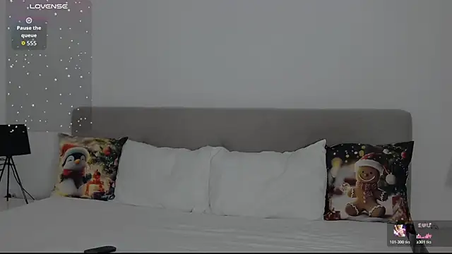 Snapshot of AllisonSky chatting on November 26, 4:40 pm AllisonSky online show from November 26, 4:40 pm