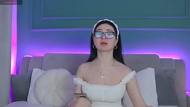 AllisonSky online show from March 31, 11:45 am