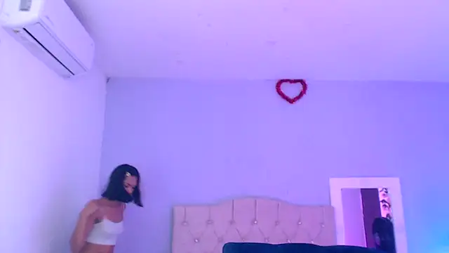 Snapshot of valeriah_7 chatting on November 15, 9:08 pm valeriah 7 online show from November 15, 9:08 pm