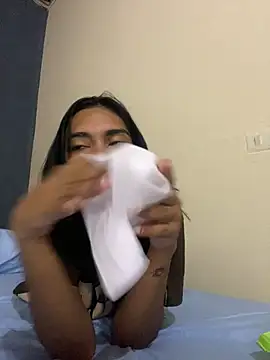 Snapshot of valeriah_7 chatting on February 22, 4:51 am valeriah 7 online show from February 22, 4:51 am