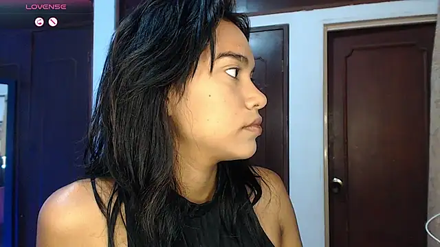 Snapshot of valeriah_7 chatting on March 18, 3:55 pm valeriah 7 online show from March 18, 3:55 pm
