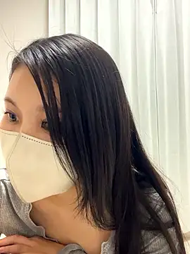 yuki room online show from December 8, 12:41 pm