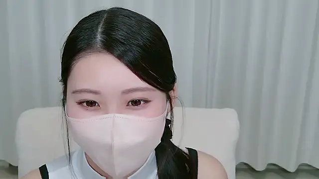 yuki room online show from October 1, 1:04 pm