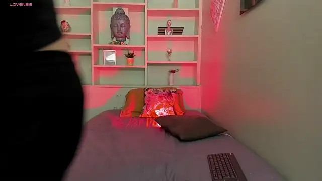 Snapshot of Lucy_Williiams chatting on February 17, 9:00 pm Lucy Williiams online show from February 17, 9:00 pm